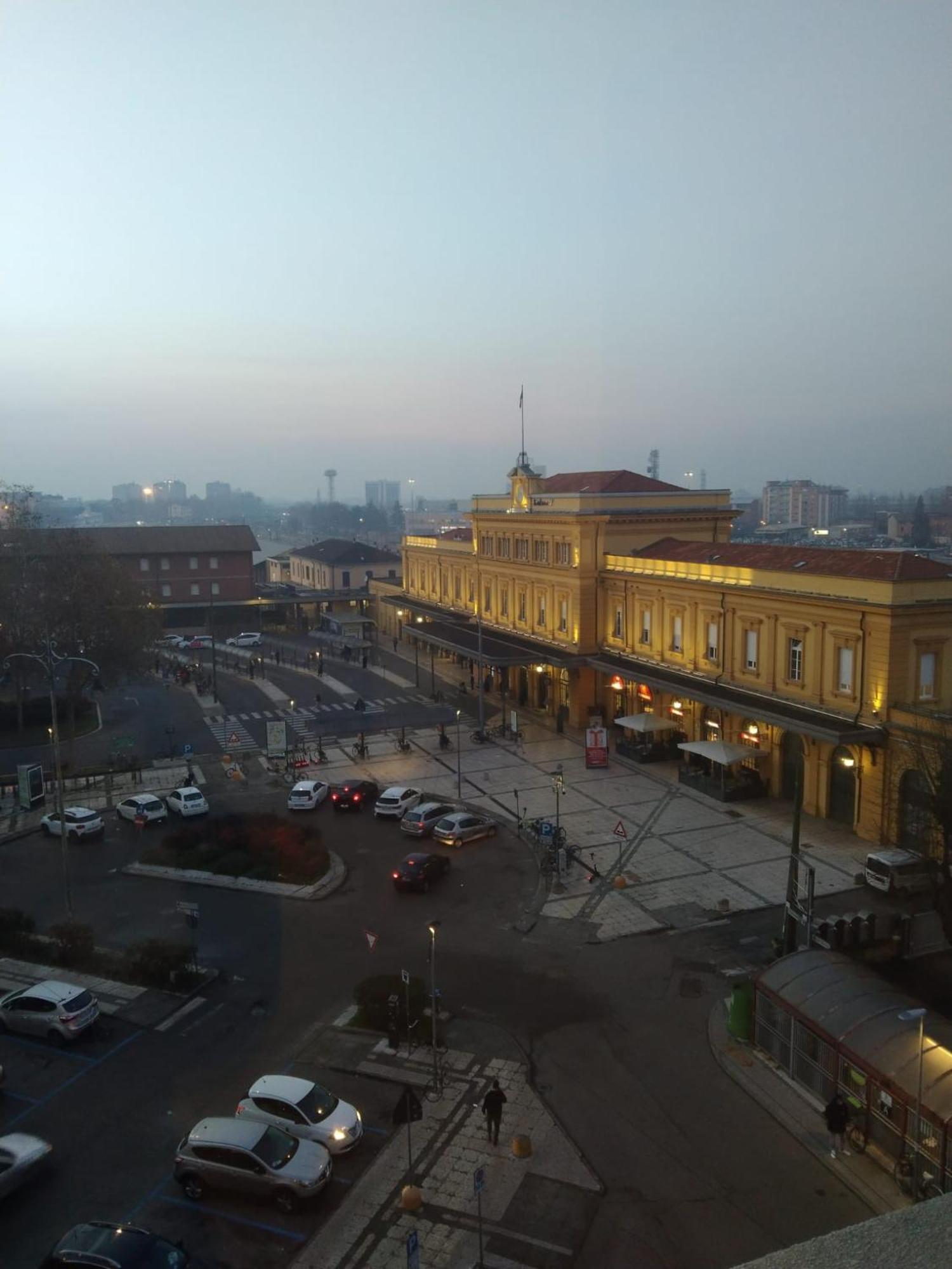 Grand Central By Alloro Su Treno - Affitti Brevi Italia Modena Zewnętrze zdjęcie